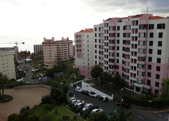 Elegant Apartment With Sea Views By Trip2Portugal