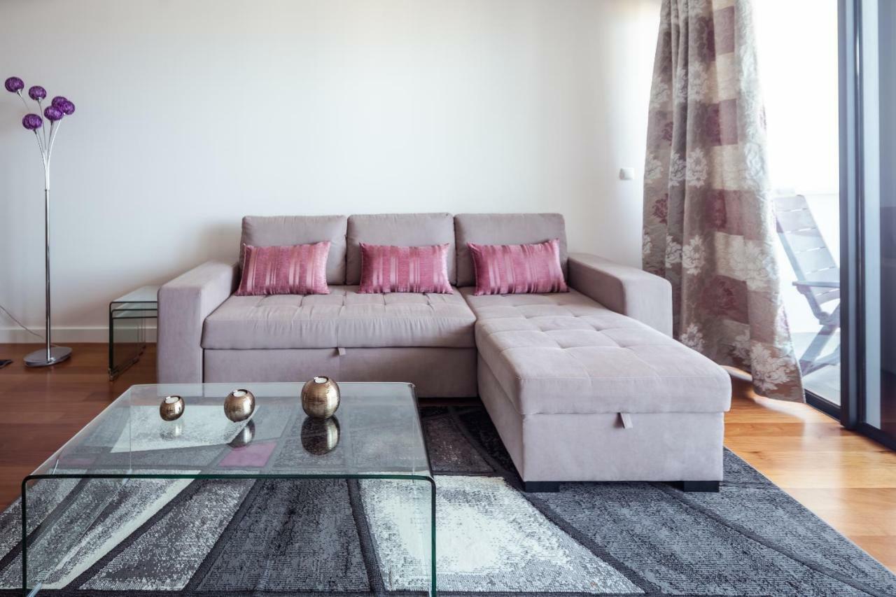 Elegant With Sea Views By Trip2portugal * Funchal (Madeira)