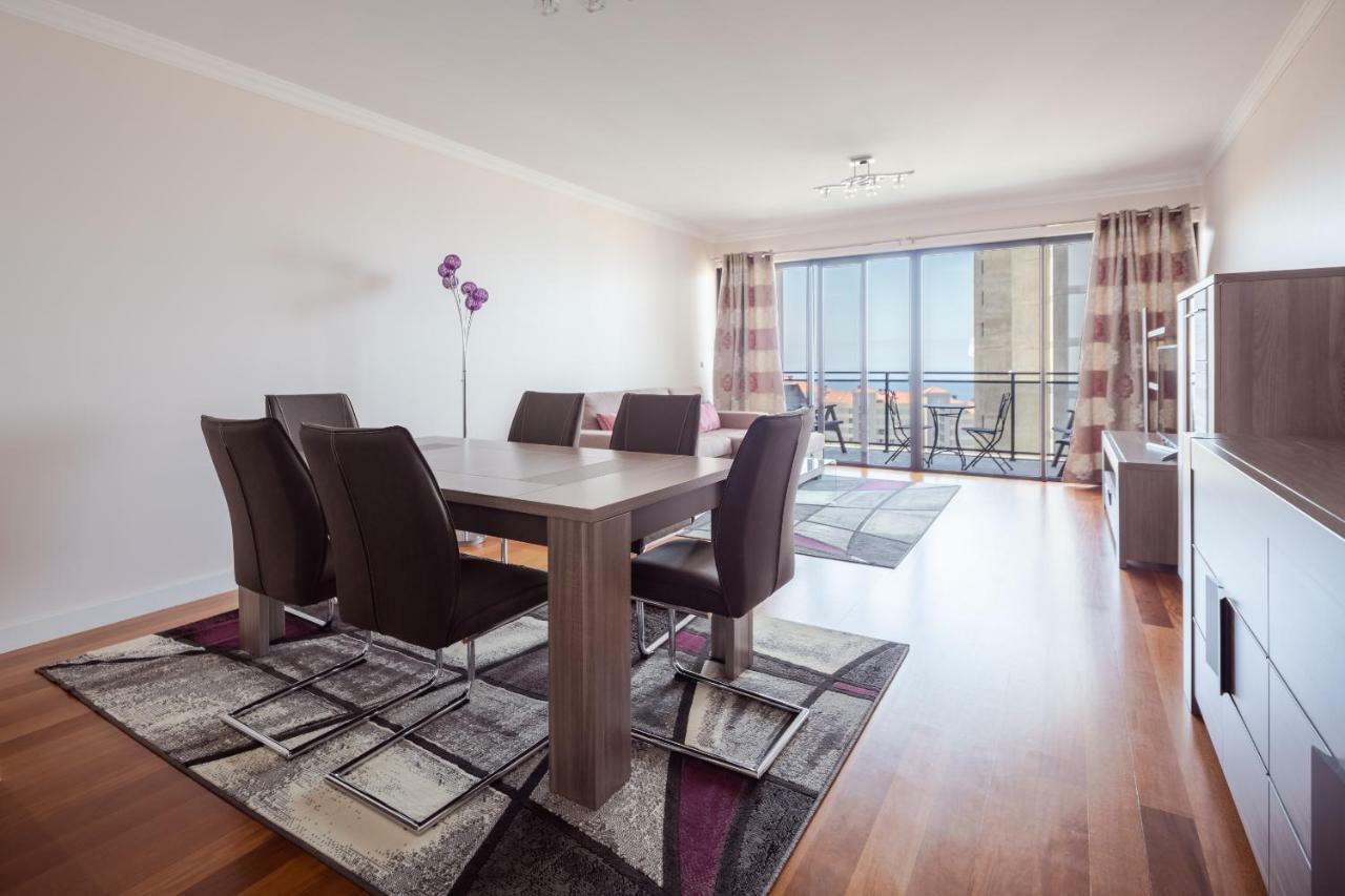 Elegant With Sea Views By Trip2portugal * Funchal (Madeira)